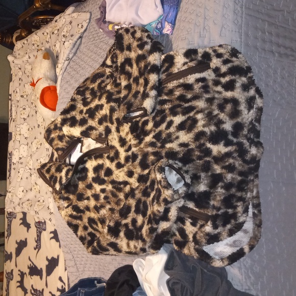 Cozy Sherpa - Picture 1 of 3